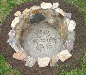 Family-oriented stone fire pit