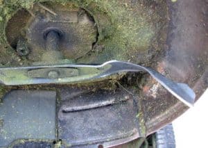 Signs You Need To Change a Lawn Mower Blade