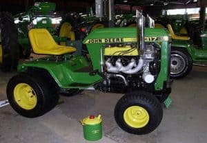 How the John Deere 317 Garden Tractor Operates