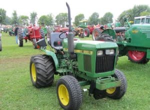 John Deere 650 Tractor Review & Specs