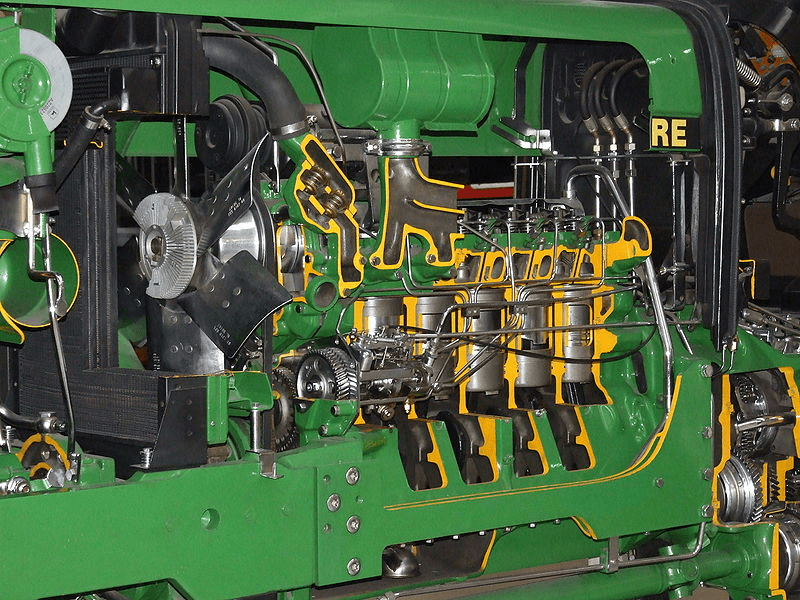 Engine of John Deere 1023e