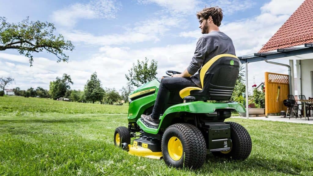 Pros and Cons of John Deere X370 Tractor
