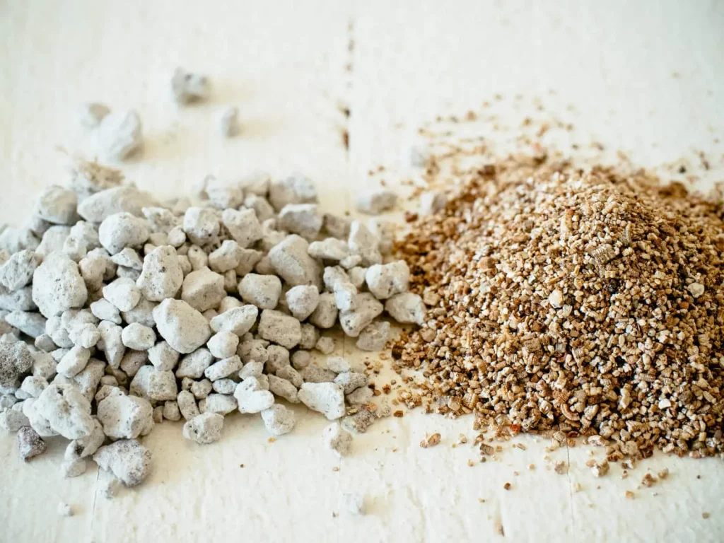 Similarity Between Vermiculite and Perlite