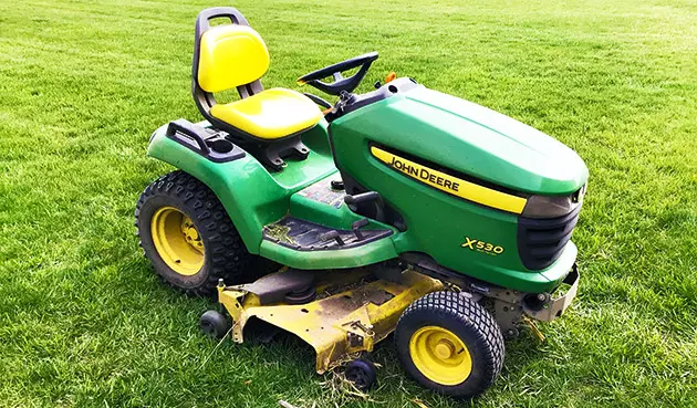 Features of John X530 Tractor
